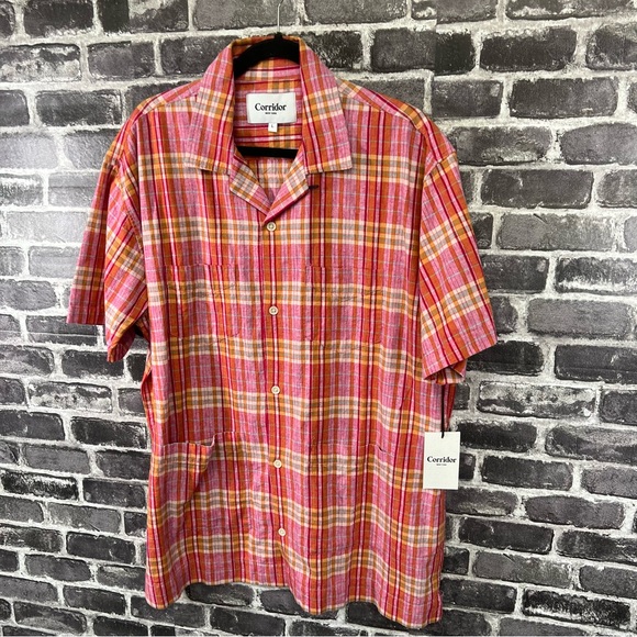 NWT Corridor NYC Vibrant Pink Summer Shirt - Size L - Picture 3 of 12